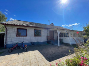 Entire house for 5 person close to the beach, Bergkvara